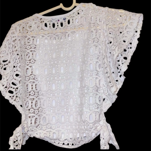 AMY BYER GIRLS BLOUSE WHITE SHORT SLEEVES EMBROIDERED LINED TIED TO SIDE SIZE 6 - Picture 3 of 8